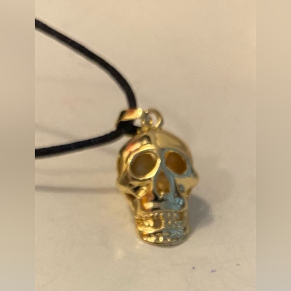 NEW Women 18K Gold plated Skull charm necklace - Picture 4 of 7